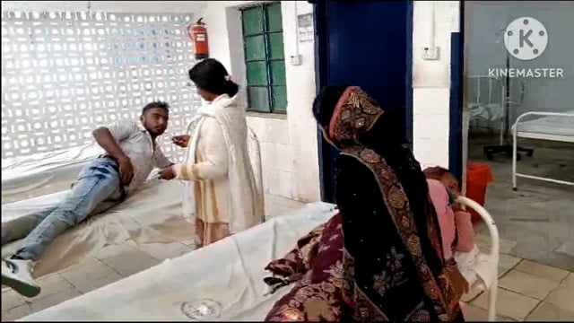 ओवरटेक करने के दौरान बाइक सवार तीन लोग जख्मी।