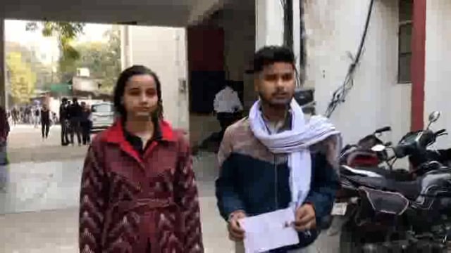 लव मैरिज पड़ी भारी मारपीट कर लिए 15 लाख रुपए वरिष्ठ पुलिस आधिक्षक कार्यालय में पति पत्नी पहुंचे की शिकायत