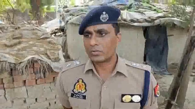 संग्रामगढ़ क्षेत्र में हुई घटना के संबंध में पुलिस अधीक्षक प्रतापगढ़ डॉ0 अनिल कुमार ने मौके पर पहुँचकर घटना स्थल पर बयान