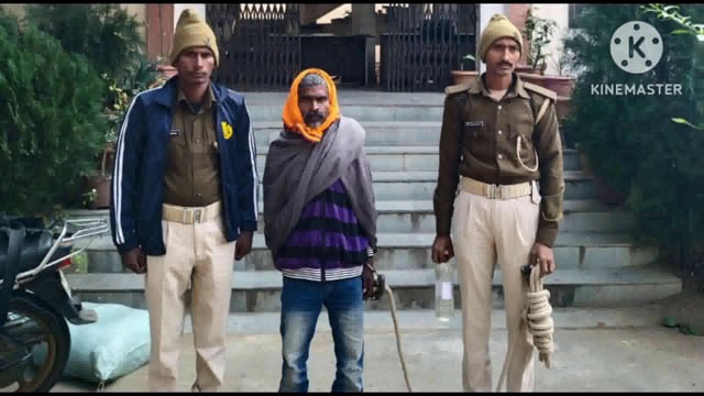पुलिस ने मंडल गांव के बधार से 190 लीटर महुआ शराब के साथ एक बाइक सवार सहित बाइक मलिक गिरफ्तार
