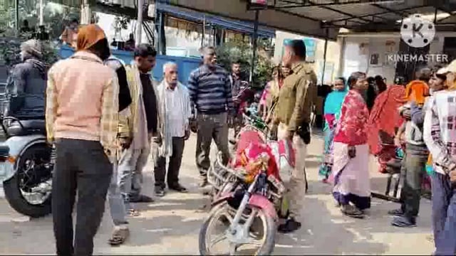 दो बाइकों की आमने-सामने की टक्कर में बाइक सवार महिला गंभीर रूप से जख्मी। प्राथमिक उपचार के बाद भागलपुर रेफर।