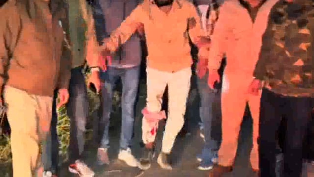 कोसीकला क्षेत्र में नई कामर त्रिराए पर हुई गौतस्कर व पुलिस की मुठभेड़ घायल को कराया अस्पताल में भर्ती