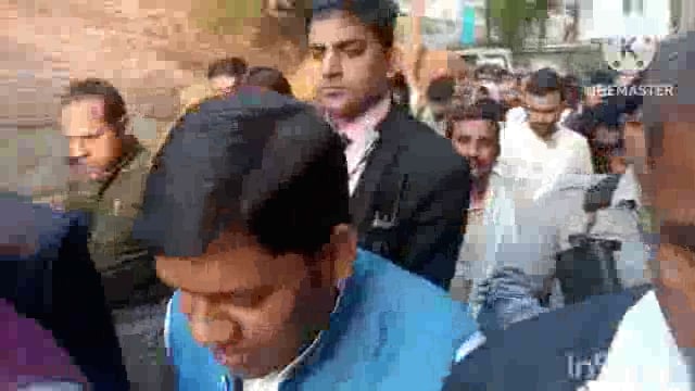 सूर्यगढ़ा -क्षेत्रीय दौड़ा के क्रम में स्थानीय नेता गणेश बिंद के घर पहुंचे राज्यसभा सांसद उपेंद्र कुशवाहा जी।