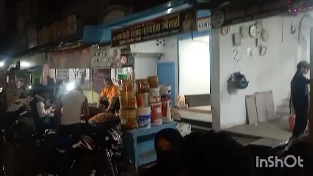 डीआईजी के दिशा निर्देश हुआ हवा हवाई कल इटियाथोक में हटाया गया था अतिक्रमण आज फिर कर लिया पटरियों पर अतिक्रमण 