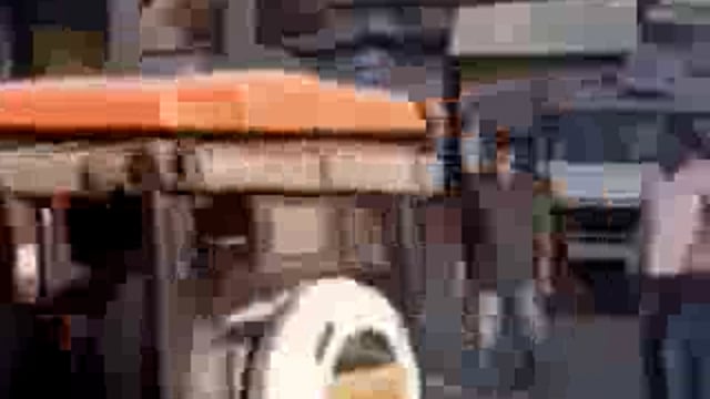 स्कूल आती-जाती लड़कियों से छेड़खानी करने वाले युवक को पुलिस ने पहले पकड़ा फिर पूरे बाजार में पीटते हुए निकाली..me