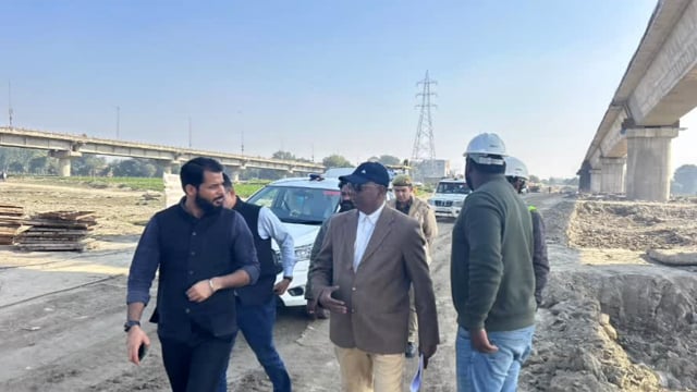 मार्च तक यमुना एक्सप्रेस-वे से सीधा जुड़ जाएगा वृंदावन, फोर-लेन मार्ग के लिए तेजी से चल रहा पुल का निर्माण कार्य।