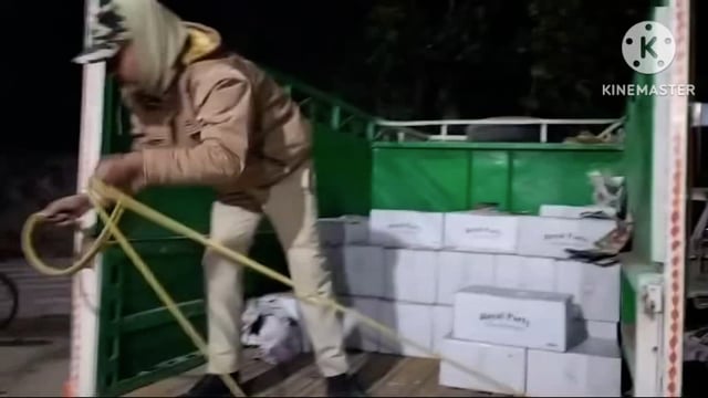 अमरपुर पुलिस ने इंग्लिश मोड के समीप लगभग 20 लाख के विदेशी शराब के साथ दो वाहन को किया जप्त।तीन तस्कर गिरफ्तार।