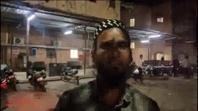 बामणी पाटीजवळ दुचाकीला वाचवण्याच्या प्रयत्नात कार खड्ड्यात गेली कार मधील महिला ठार तिघे जखमी