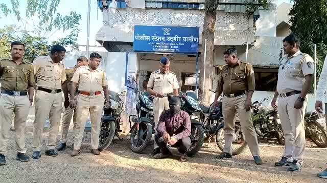 दुचाकी चोराला ग्रामीण पोलिसांनी ठोकल्या बेड्या,पाच दुचाकी जप्त