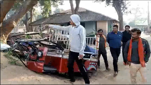 एक हफ्ते पूर्व विक्रमपुर से चोरी हुई ई रिक्शा को पुलिस ने छोटी जानकीपुर से किया बरामद।