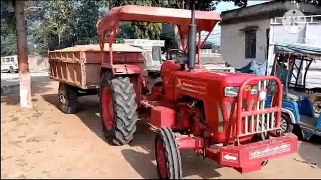 चपरी मोड़ के समीप खनन विभाग एवं अमरपुर पुलिस के संयुक्त छापेमारी अभियान में एक अवैध बालू लदा ट्रैक्टर जप्त।