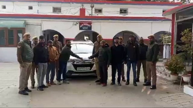 बसखारी पुलिस द्वारा अपहरण कर फिरौती मांगने वाली टीम गिरफ्तार
दोस्तों ने ही कर डाला अपने दोस्त का अपहरण मांगी 7 लाख की फिरौती।
