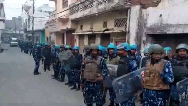 संभल- सपा सांसद जियाउर्रहमान बर्क के घर के बाहर भारी संख्या में आरएएफ, पीएसी और स्थानीय पुलिस बल तैनात*..me