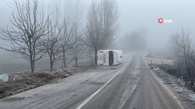 Bolu’da Akpiliç’in işçi servisi devrildi: 9 yaralı