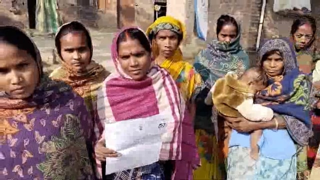 बलरामपुर गुरदयालडीह की महिलाओं ने सीएचसी उतरौला पर तैनात अभिषेक तिवारी पर लगाया गंभीर आरोप सुनिए क्या कहतीं हैं महिलाएं।