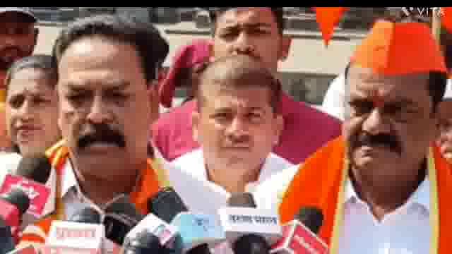 भारतरत्न डॉक्टर बाबासाहेब आंबेडकर यांच्या अवमान व अपमान करणाऱ्या गृहमंत्री अमित शहा यांचे राजीनामा मागणीसाठी शिवसेना उबाठा पक्षाच्या वतीने एतीहासिक बिंदू चौकात आंदोलन केले.