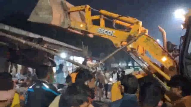 छाता कस्बा में अतिक्रमणकारियों पर चला महाबली मची खलबली