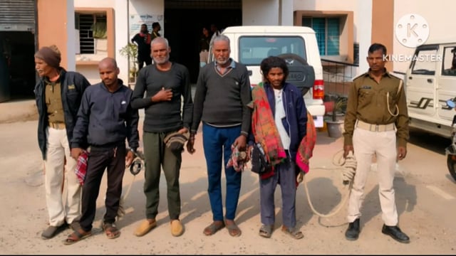 पुलिस ने मारपीट के एक आरोपी समेत तीन वारंटी को गिरफ्तार कर भेजा न्यायालय वाराणसी को गिरफ्तार कर भेजने वाले रहो