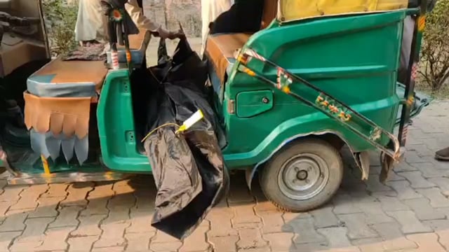 शेरगढ़ के गांव खुर्सी के पास दो बाइकों की आमने-सामने की हुई भिड़ंत एक की मौत दूसरा घायल