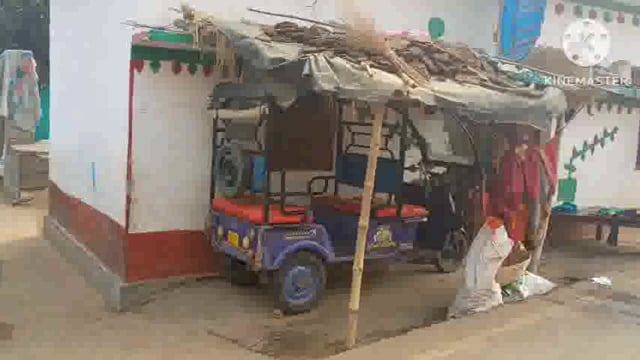 भीखनपुर में घर के बाहर खड़ी ई रिक्शा से बैटरी चोरी। थाना में दिया आवेदन।
