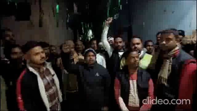 #उत्तर प्रदेश के जनपद #शाहजहांपुर कस्बा #तिलहर के मोहल्ला #मौजमपुर मे कब्रिस्तान पर #भू-माफिया कर रहे कब्जा #दबंगो...me