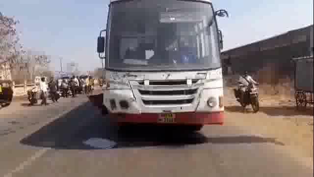 उदगिरात एसटीची ऑटोला धडक,एसटी चालकांवर गुन्हा दाखल