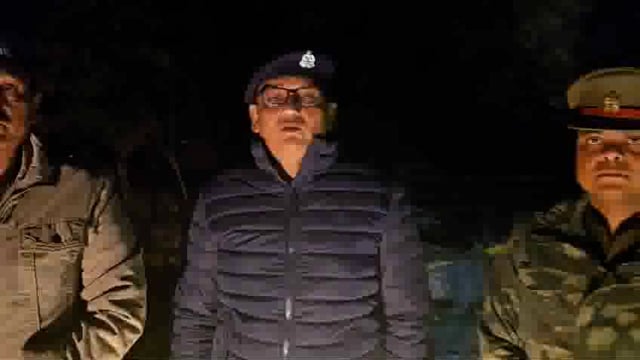 राया थाना क्षेत्र में हुई पुलिस व बदमाशों के बीच मुठभेड़ एक घायल सहित तीन गिरफ्तार