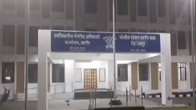 बस्थानकात एसटीत चढताना चोर खिश्यातील ५० हजार पळविले,शहर पोलीस ठाण्यात गुन्हा दाखल