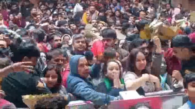 साध्वी प्राची सिंह पहुंची वृंदावन बांके बिहारी जी के किए दर्शन