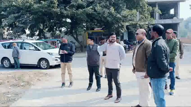 जिला पदाधिकारी ने समाहरणालय, अतिथिगृह एवं दुर्गा पोखर का किया निरीक्षण; दिए आवश्यक दिशा निर्देश