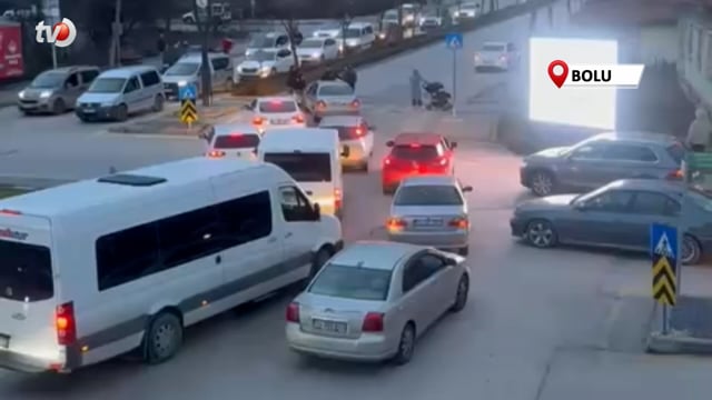 Akşam Trafiğinde Yumruklar Havada Uçuştu