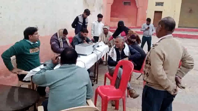 विद्युत विभाग द्वारा माट रामलीला ग्राउंड पर लगाया गया एक मुफ्त समाधान योजना मेगा कैंप उपभोक्ताओं ने लिया लाभ