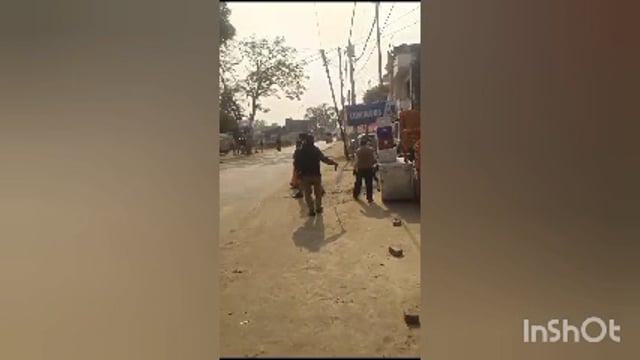 डीआईजी के कड़े निर्देश पर इटियाथोक में प्रभारी निरीक्षक शेषमणि पांडे के नेतृत्व में अस्थाई अवैध अतिक्रमण हटाया गया 