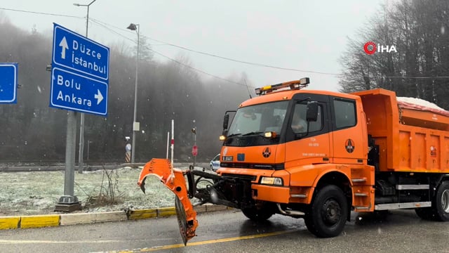 Bolu Dağı Geçişinde Kar Yağışı Başladı