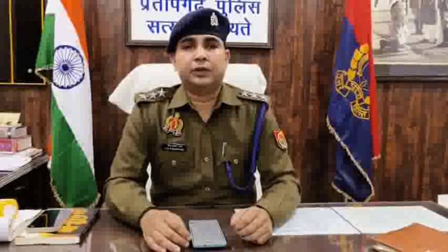 विद्युत ट्रांसफार्मर से स्कॉर्पियो के टकराने पर लगी आग,तीन जख्मी एक की मौत
डीएम एवं एसपी ने किया घटनास्थल का निरीक्षण
सीओ प्रभाकर साहनी की बाइट