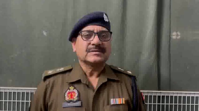 police Mein shatir Apradhi girftar Kiya Gaya Uske pass cylinder bike tamancha baramad Kiya gaya ek Farar Ho Gaya Akhilesh Narayan g ki bite