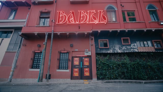 LLUEVE SOBRE BABEL