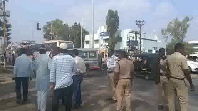 नवीन वर्षाच्या पार्श्वभूमीवर उदगिरात वाहनांची तपासणी