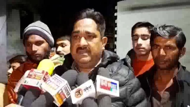 नगर पंचायत रामपुर सेअध्यक्ष पद के भाजपा प्रत्याशी परवेज आलम ने जनता से की वोट की अपील 