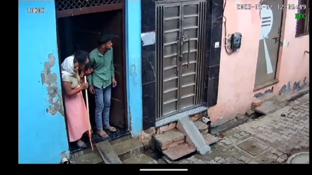 दबंगो ने किया पथराव व फायरिंग पत्रकार का परिवार बाल बाल बचा