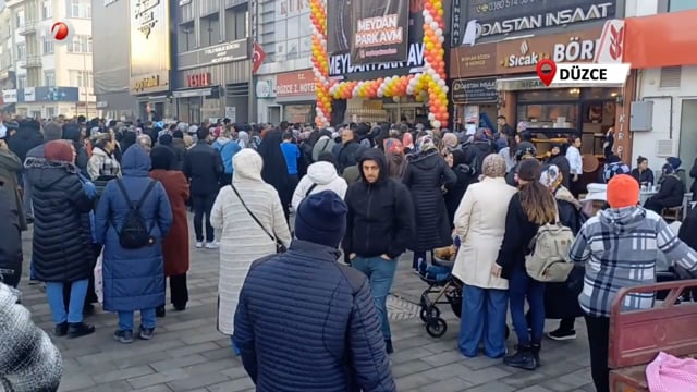 Ucuzluk Mağazası Miting Alanına Döndü