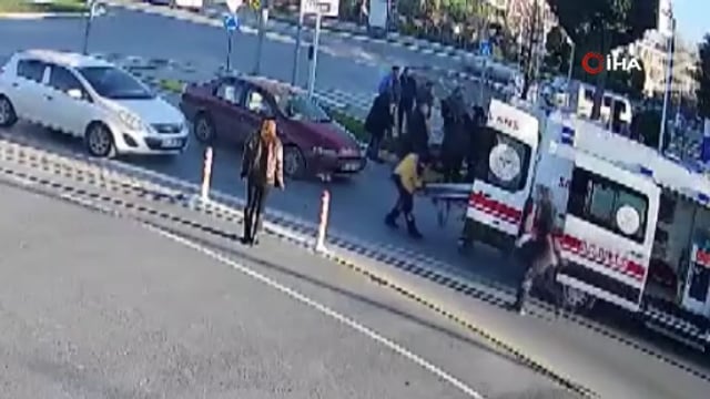 Yaya geçidinde otomobil çarptı, 5 dakika sonra farklı bir araç üzerinden geçti