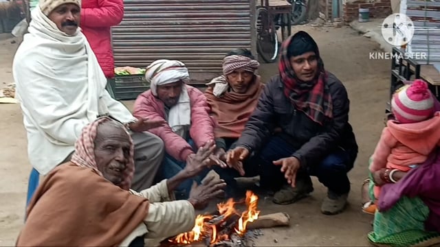 प्रखंड में चौथे दिन ठंड से ठिठुर रहे लोग, अलाव की व्यवस्था नहीं, लोगों ने चौक चौराहों पर अलाव जलाने का किया मांग