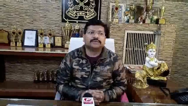 मथुरा जिला कारागार में निरुद्ध बंदियों को समाजसेवियों के सहयोग से ठंड के बचाव हेतु गर्म कपड़े वितरित किए गए