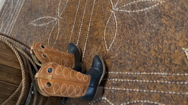 Vimeo video preview for Western Stitched Leather Style Rug Collection - 1044719239