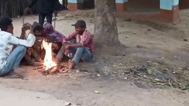 कड़ाके की ठंड से आम जनजीवन अस्त-व्यस्त, लोगों ने अंचल प्रशासन से अलाव जलाने की कि मांग 