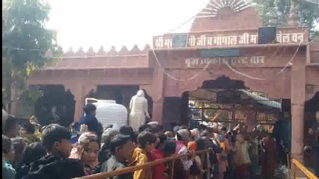 बेलवन में पौष माह के अंतिम गुरुवार को माता लक्ष्मी जी के दर्शन करने उमड़े लाखों श्रद्धालु भक्त।