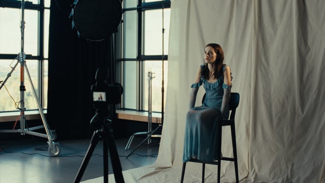 「UN」CURRENT - r.l.e