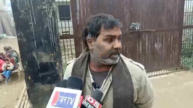 वृंदावन में भूमाफियाओं का बोलबाला पुलिस ने दोनों पक्षों के लगवाये ताले कोर्ट का निर्णय आने तक