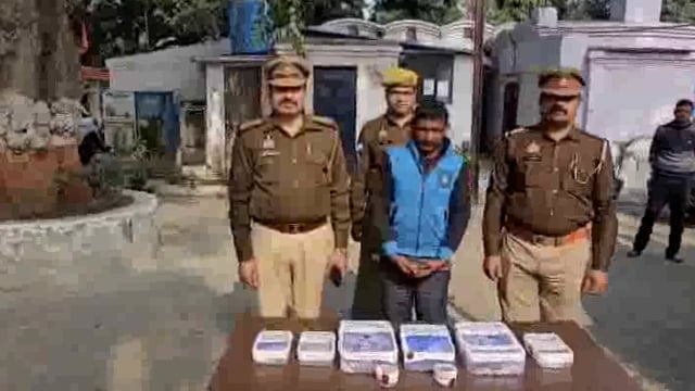 शाहजहांपुर बदमाशों से पुलिस की मुठभेड़,एक के पैर में लगी गोली 4 किलो चांदी बरामद दोनों बदमाश को पुलिस ने किया गिरफ्तार